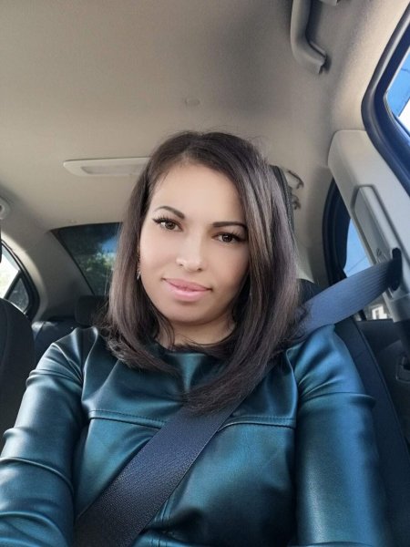 Девушка и женщина