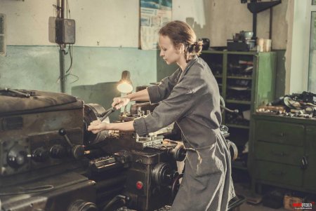 Токарные станки на заводе