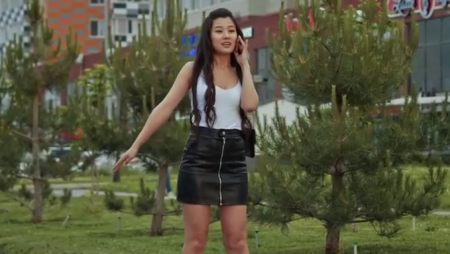 Казахстан девушки мини юбки