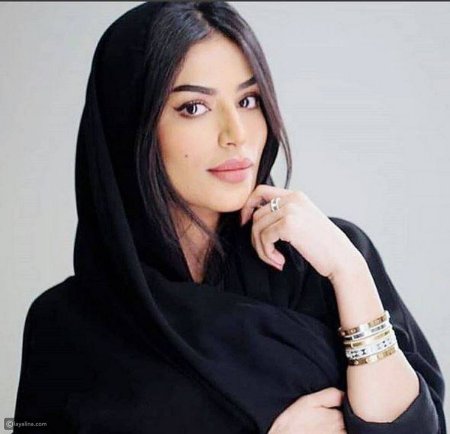 Красавица в хиджабе