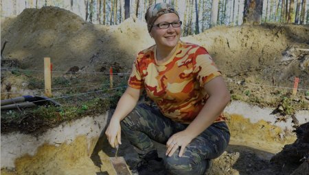 Самая красивая женщина археолог