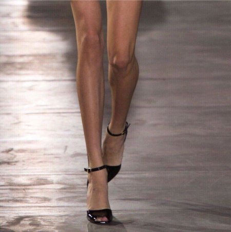 Красивые женские ноги