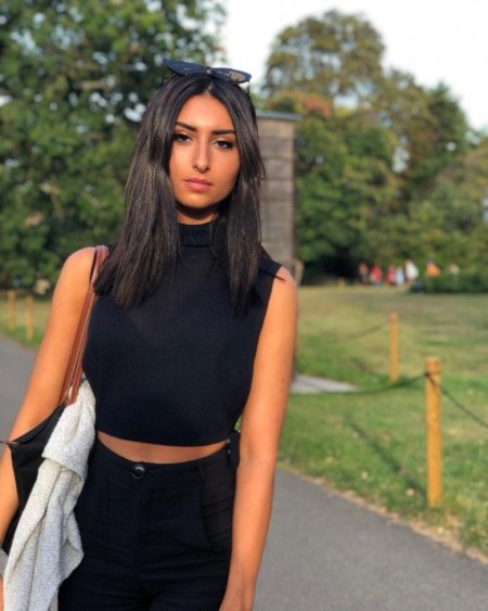 Красивая Абхазская девочка