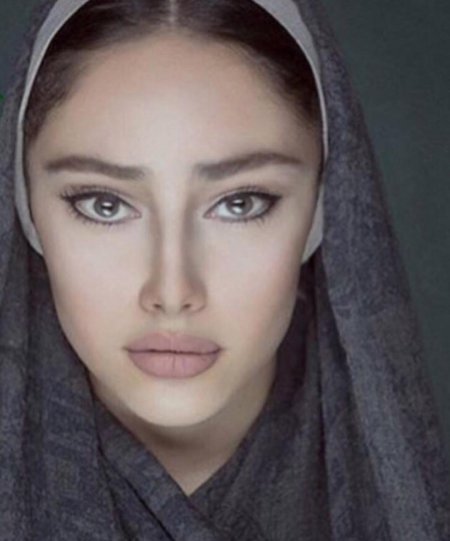 Арабская внешность девушки