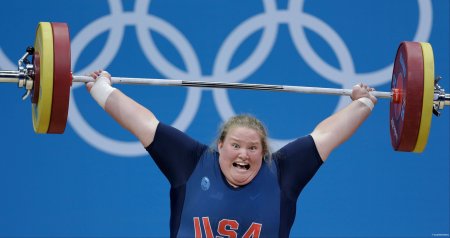 Штангистка Ахметова