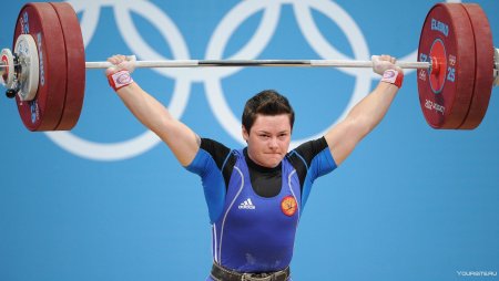 Штангистка Диана Ахметова