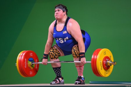 Женщина тяжелоатлет