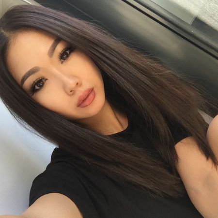 Казашка Рамина Канатаева