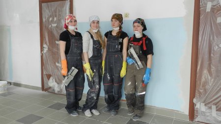 Отделочные работы девушки