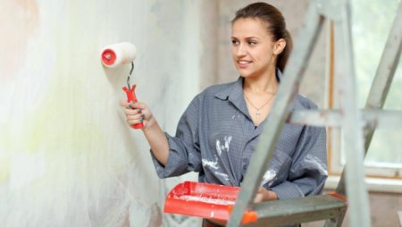 Женщина маляр