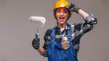 Женщина Строитель