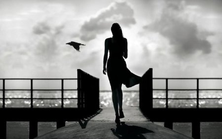 Девушка уходит