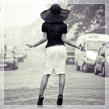 Женщина уходит