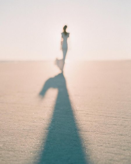 Девушка уходит