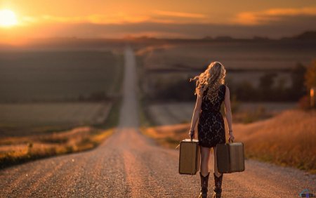 Девушка уходит