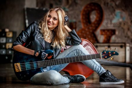 Гитаристка пацанка
