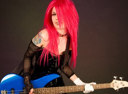 Дженни ви басистка