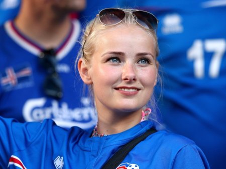 Красивые исландские девушки