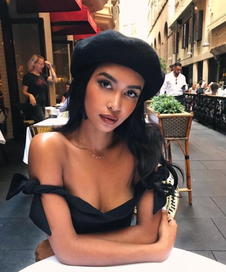 Гречанка селфи