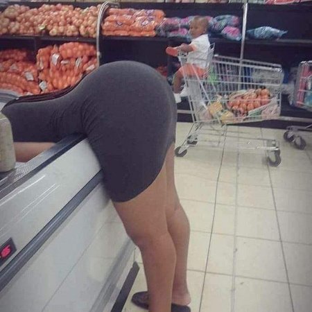 Попки в супермаркете