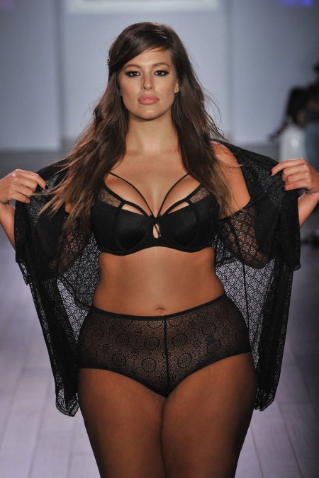 Модель плюс-сайз Эшли Грэм