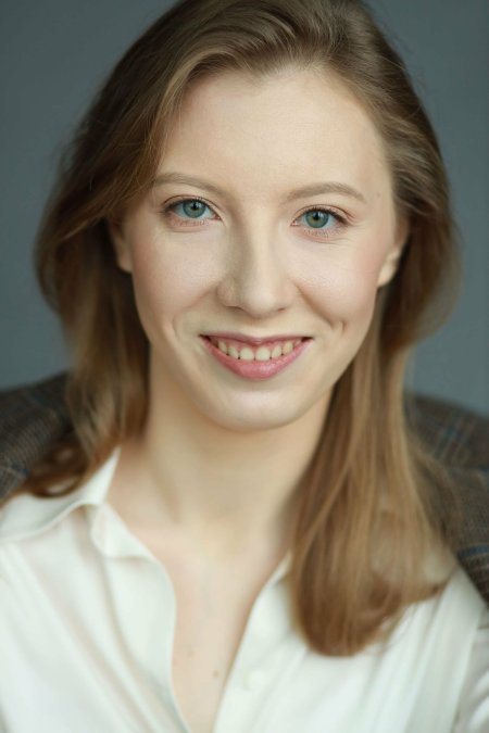 Ира Попова актриса