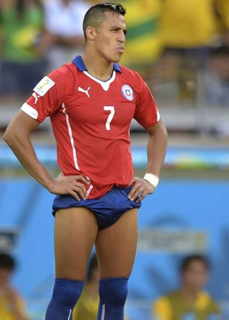 Алексис Санчес шорты