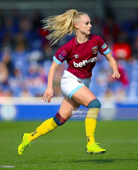 Футболистка Alisha Lehmann