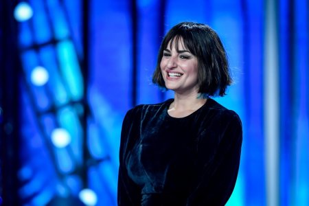 Лючия Монтанари итальянская певица