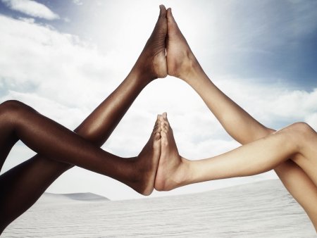 Загорелые ноги