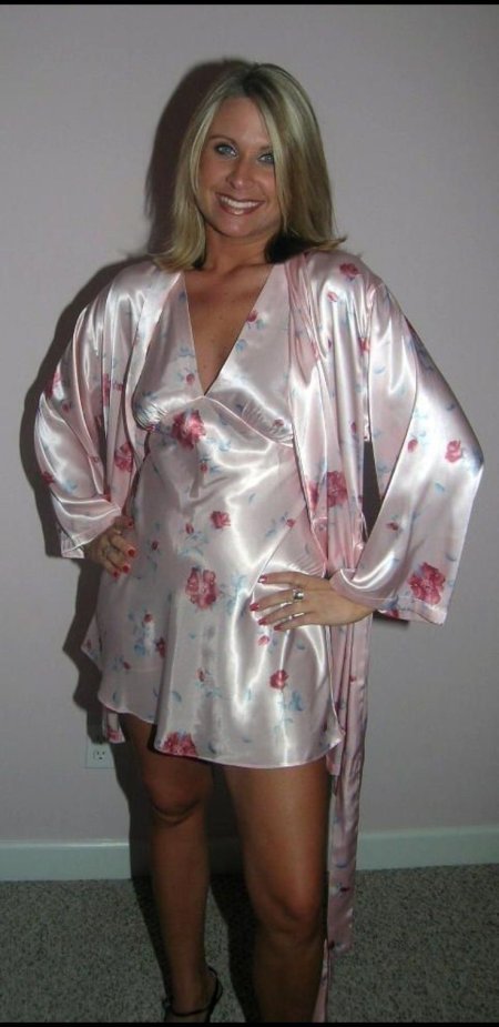 Под халатиком