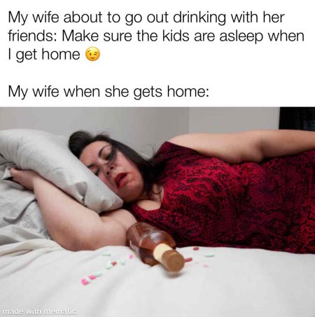 Пьяная женщина в кровати