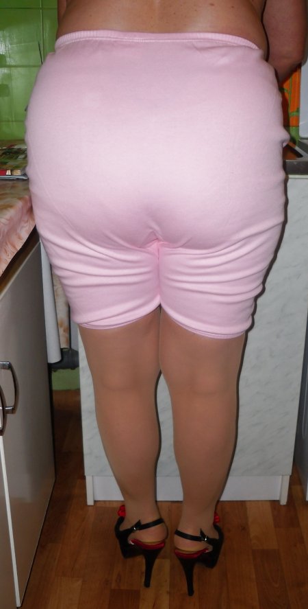 Женщина жирная в рейтузах