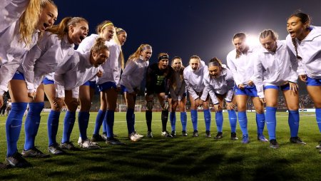 Женская сборная США по футболу