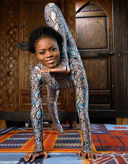 Девушка змея