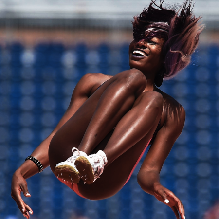 Мулатка в спортивной форме