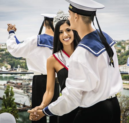 Девушка матрос
