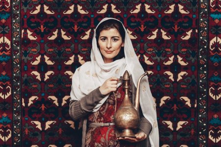 Горянка девушка