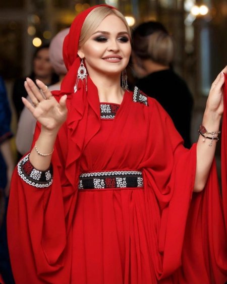 Туркмен фасон Sahra Sahin 2022