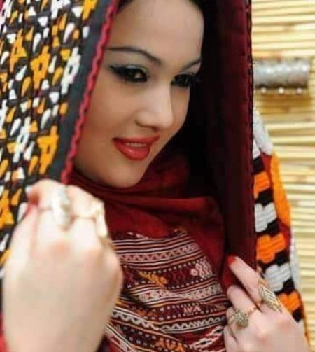 Туркменская женщина в платке