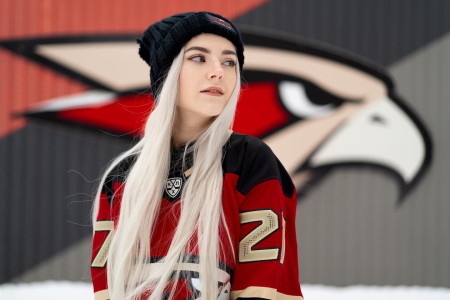 Ева Эльфи Авангард Омск