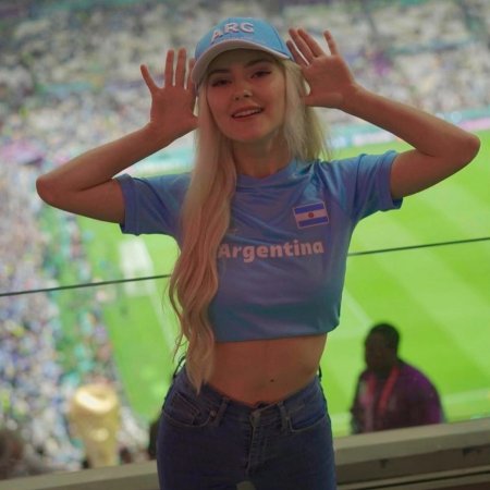 Ева Эльфи 2022