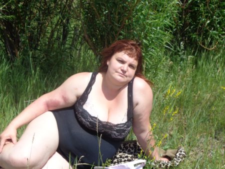 Толстая деревенская женщина