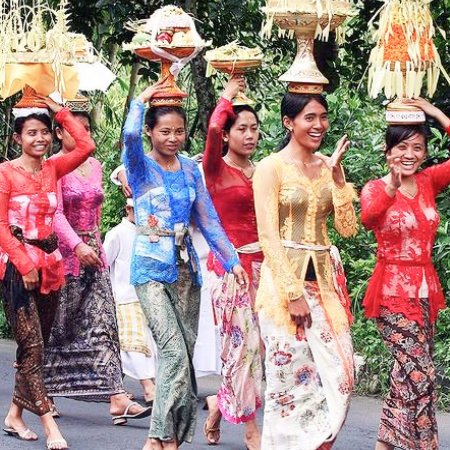 Саронг одежда Индонезия