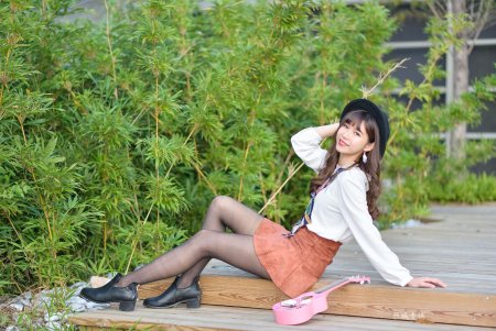 Корейские девушки в юбках