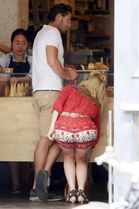 Марго Робби горячее платья