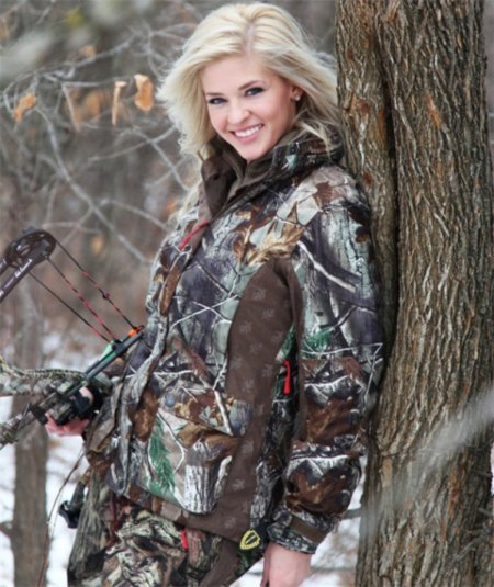 Девушка охотник