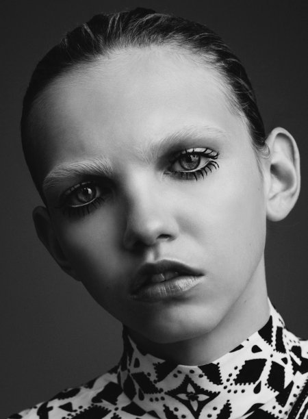 Молли Бэйр модель Шанель