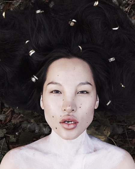 Модель из Непала Цунайна