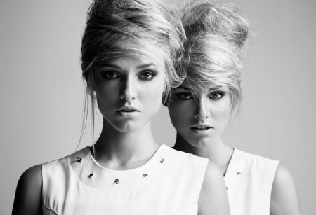 Портрет двух девушек